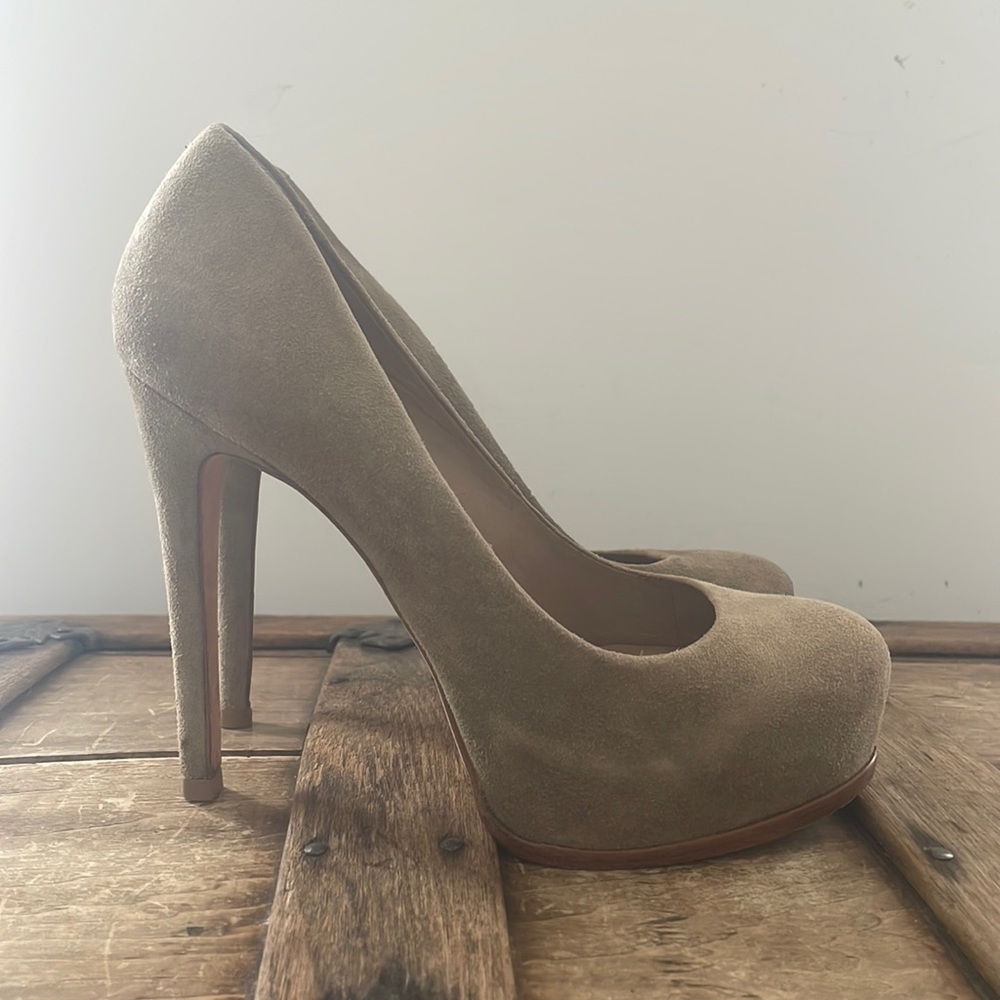 Pour La Victoire High Heel Pumps -Taupe Color - size 6.5